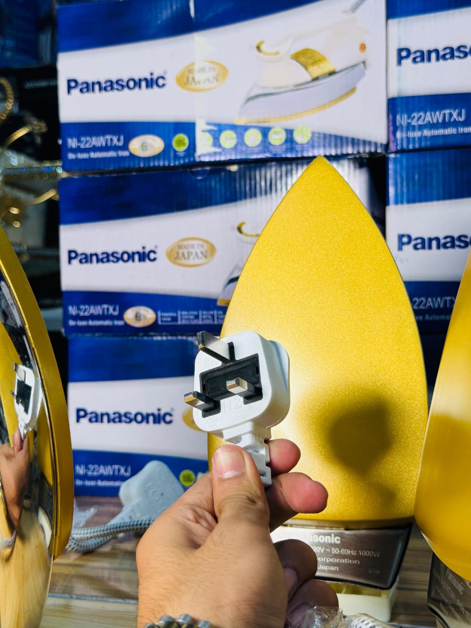 Panasonic Dry Iron 1000W – Smooth, Powerful & Built to Last 💪