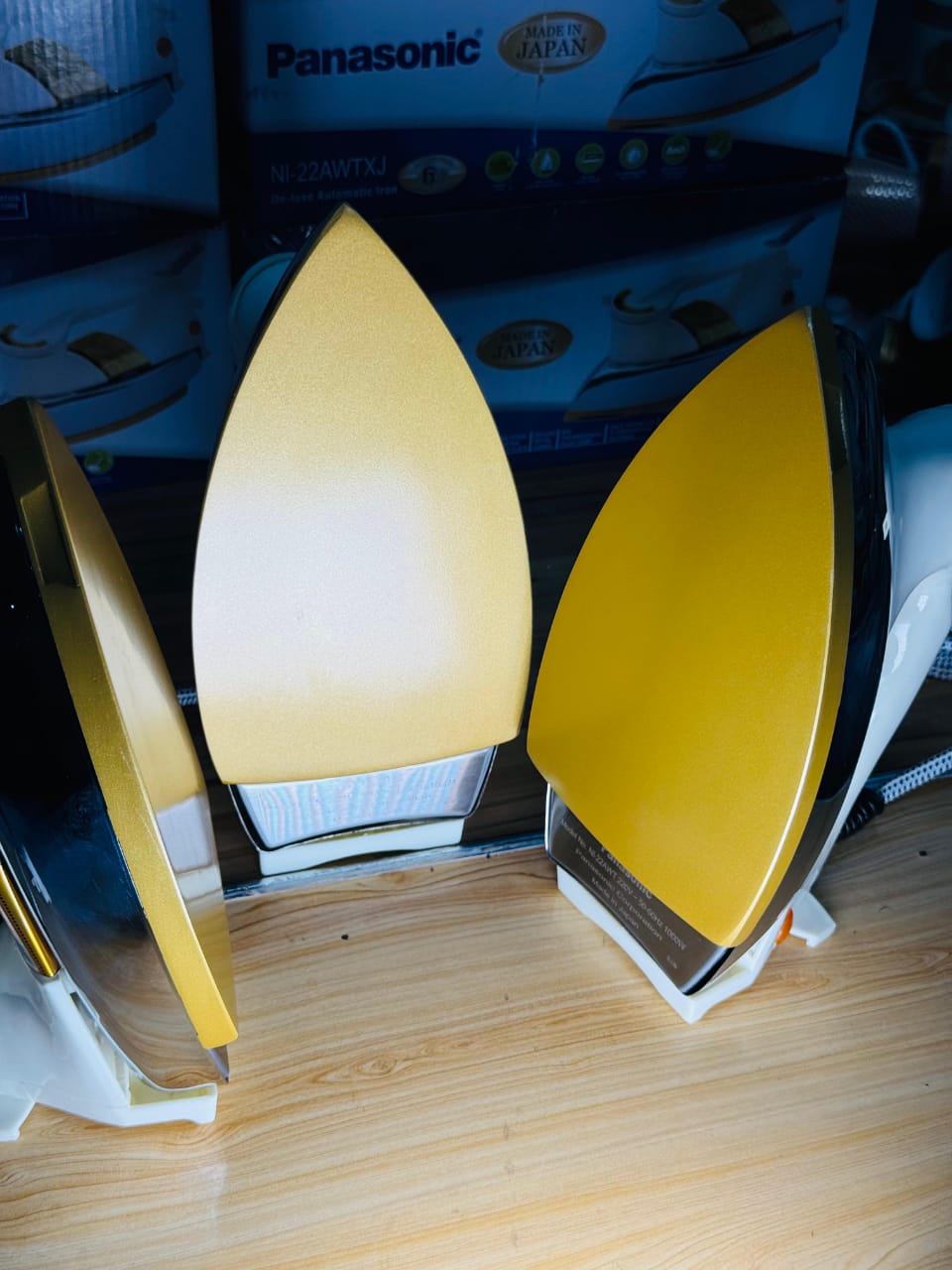 Panasonic Dry Iron 1000W – Smooth, Powerful & Built to Last 💪