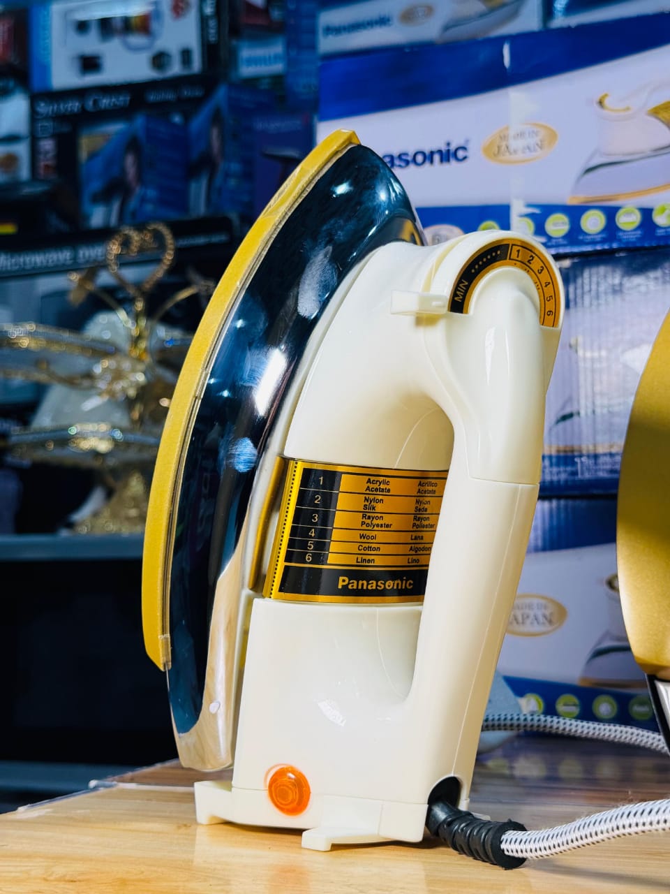 Panasonic Dry Iron 1000W – Smooth, Powerful & Built to Last 💪